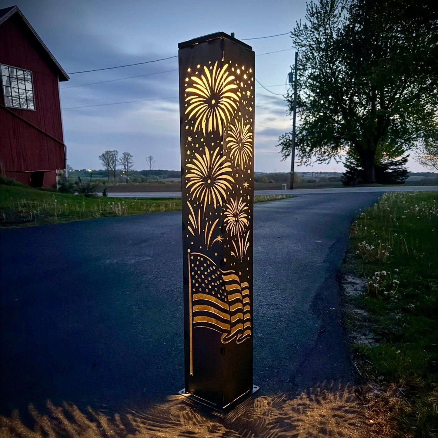 Star-Spangled Nights – Steel Solar Luminary Pillar | 40-inch
